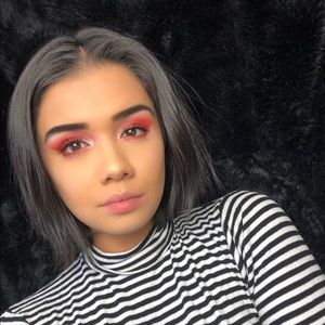 MEET THE SELLER : -----> Tiffany <----- 🙋🏽💁🏽